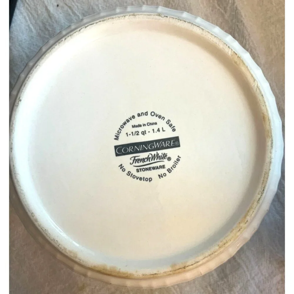 CorningWare French White 1.5 Qt Stoneware Casserole Dish‎ Lid + refrigerator lid